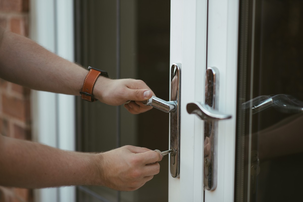 changer une porte d’entrée en moins d’une heure